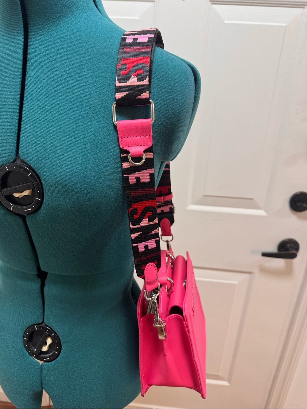 Steve Madden Hot Pink Crossbody Bag - Picture 4 of 13